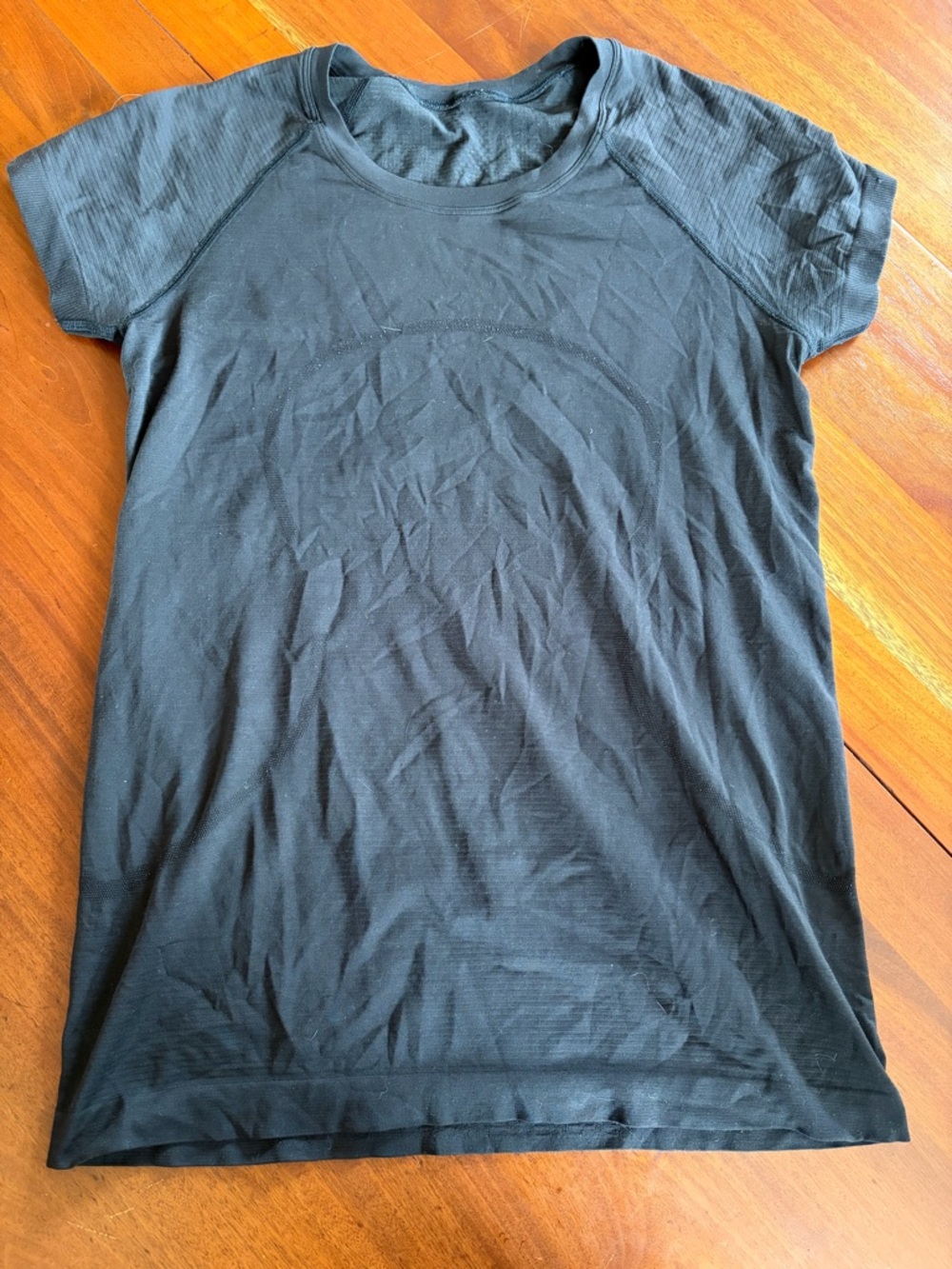 lululemon athletica Swiftly Tech Short Sleeve Shirt 2.0 size 10 Black